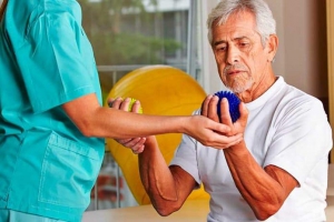 کاردرمانی جسمی سالمندان